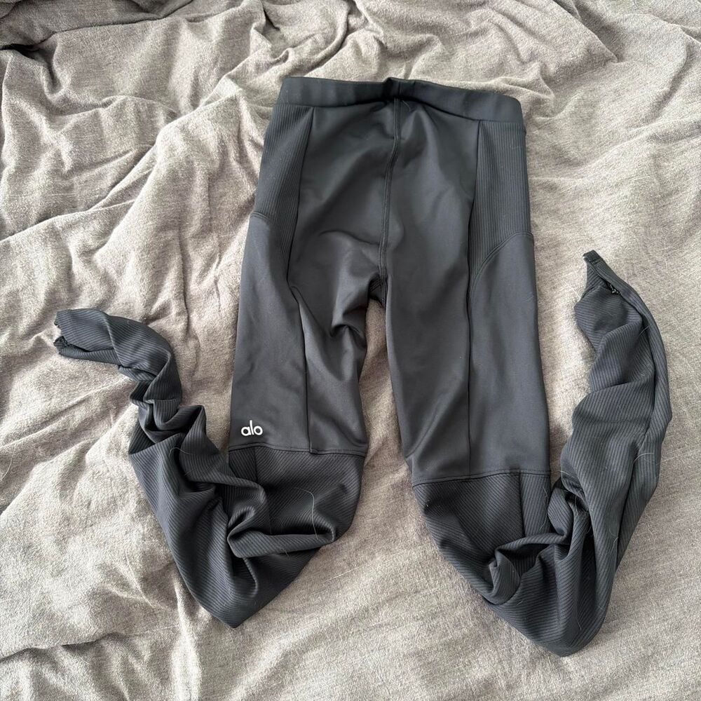 Alo-yoga Women's Black and Grey Leggings